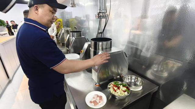 金年会官网能建造近百道菜笼盖十大菜系烹调机械人头部企业“发明者”落户华漕